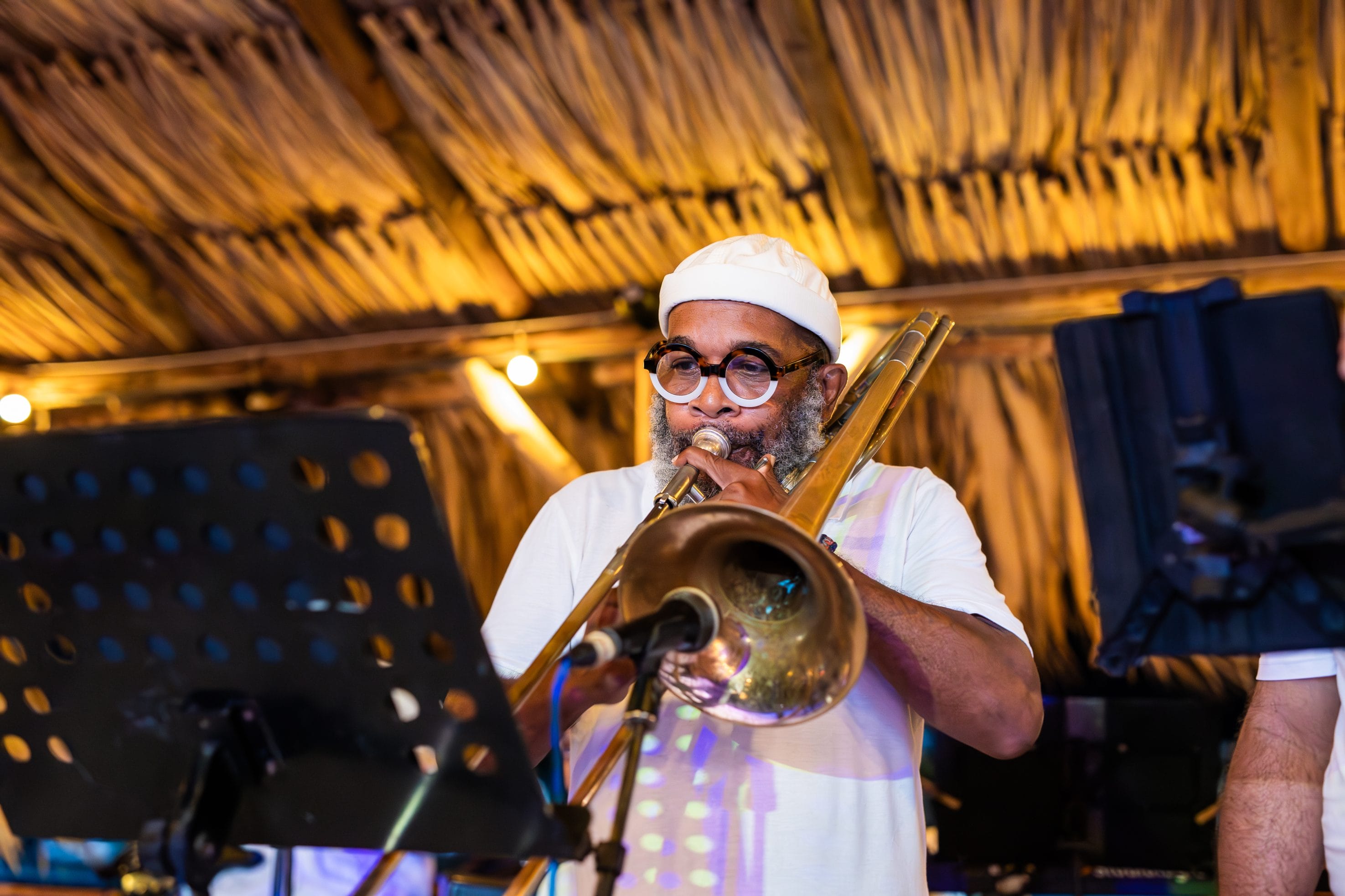Nightlife with live music on Mambo Beach